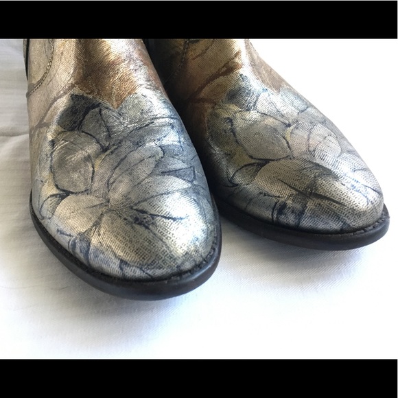 Seychelles Boots Floral Metallic Gold/Silver - Picture 3 of 10